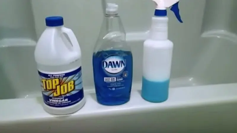 Bathtub Cleaning Hack to Avoid Scrubbing