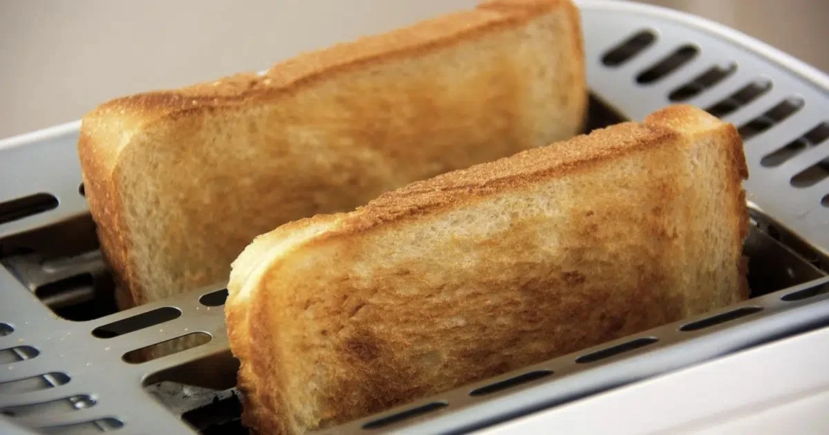 How to Clean a Toaster Step by Step