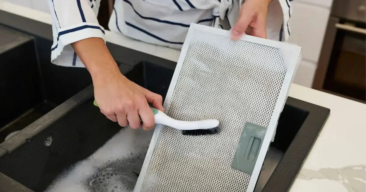 Monthly Cleaning: Essential Tasks for a Fresher Home