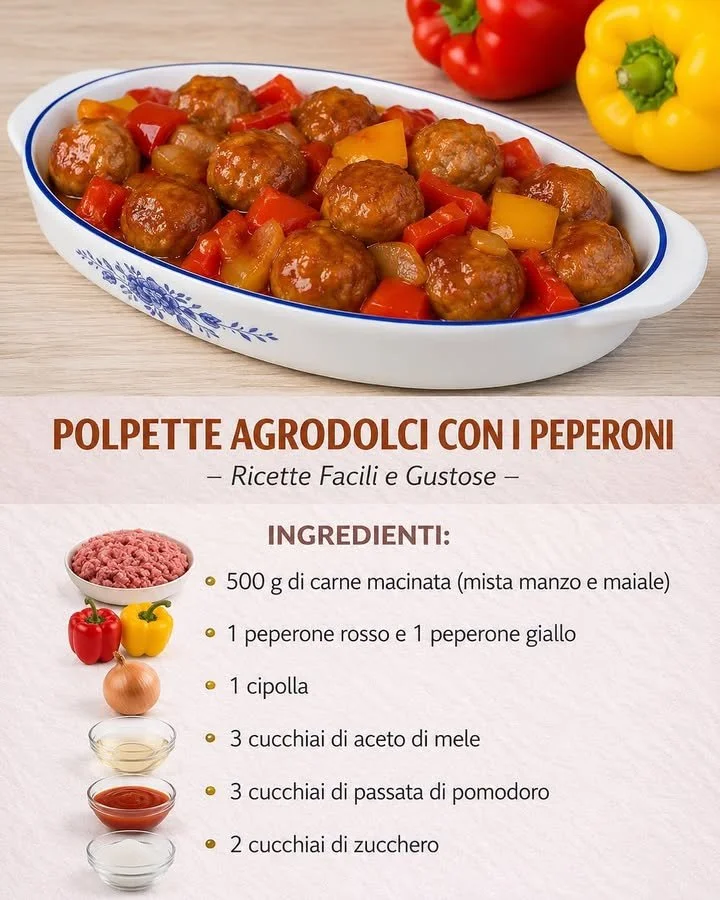 Polpette agrodolci ai peperoni 1 Polpette agrodolci ai peperoni appena sfornate su un piatto di ceramica.
