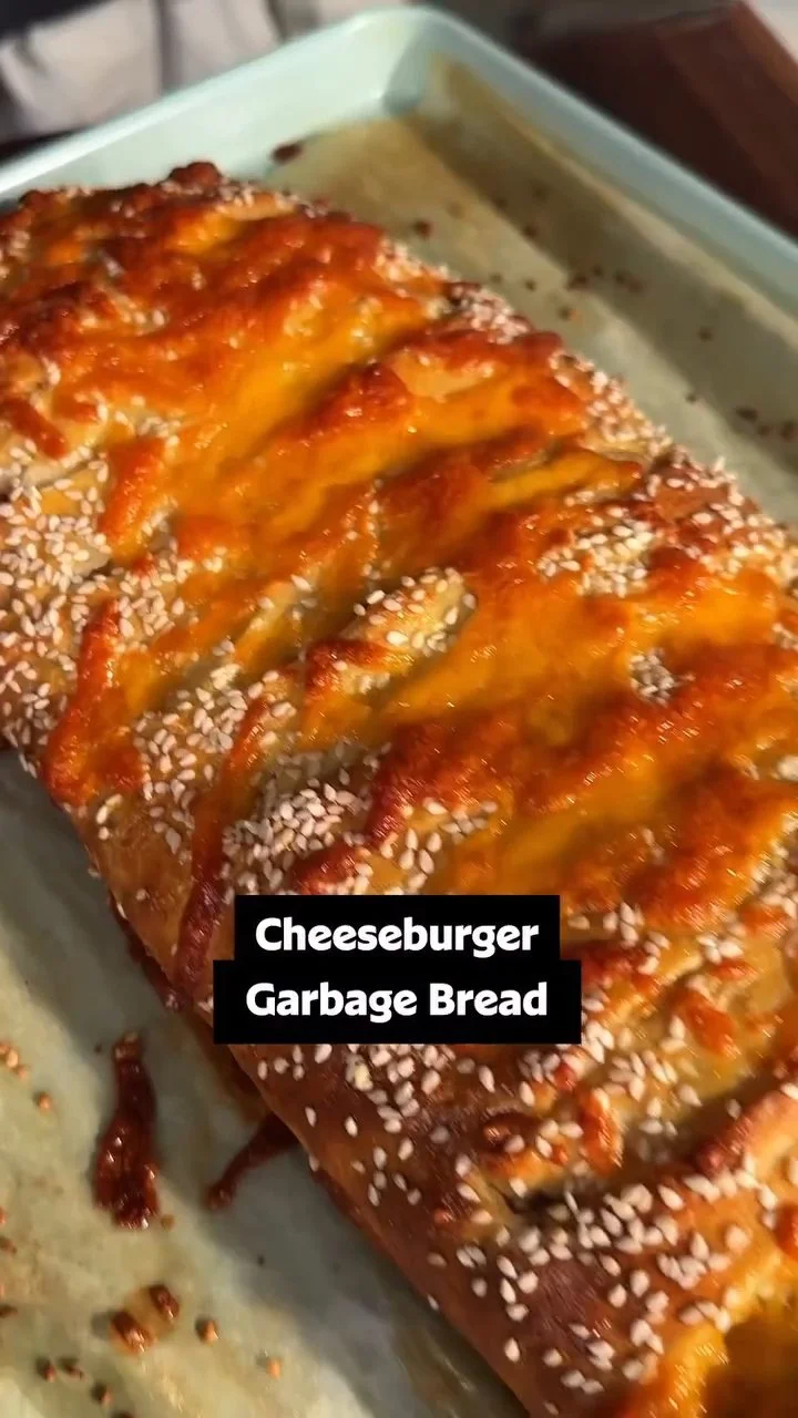 Cheesy Bacon Cheeseburger Pizza